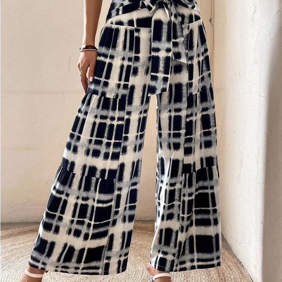 Plaid Print Tie Front Wide Leg Pants - Picture 4 of 4